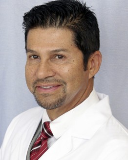 Photo of Dr. Mauricio Bueno, MD